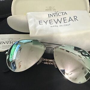 Invicta Women's Sunglasses with Mirror Lenses and Silver Frame NEW!